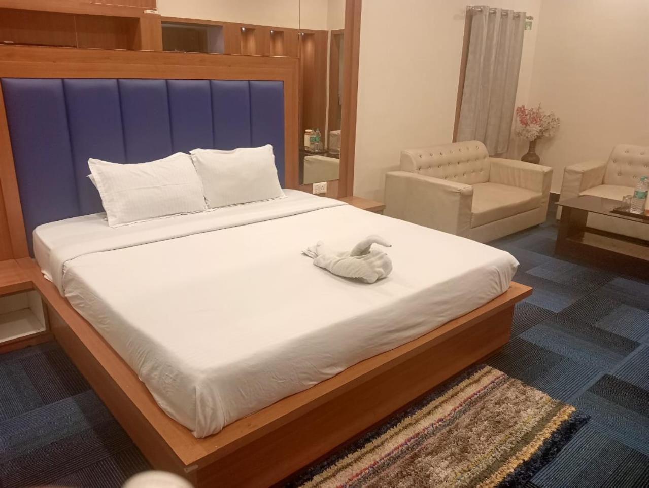 The Prestige Hotel & Convention Panposh Luaran gambar