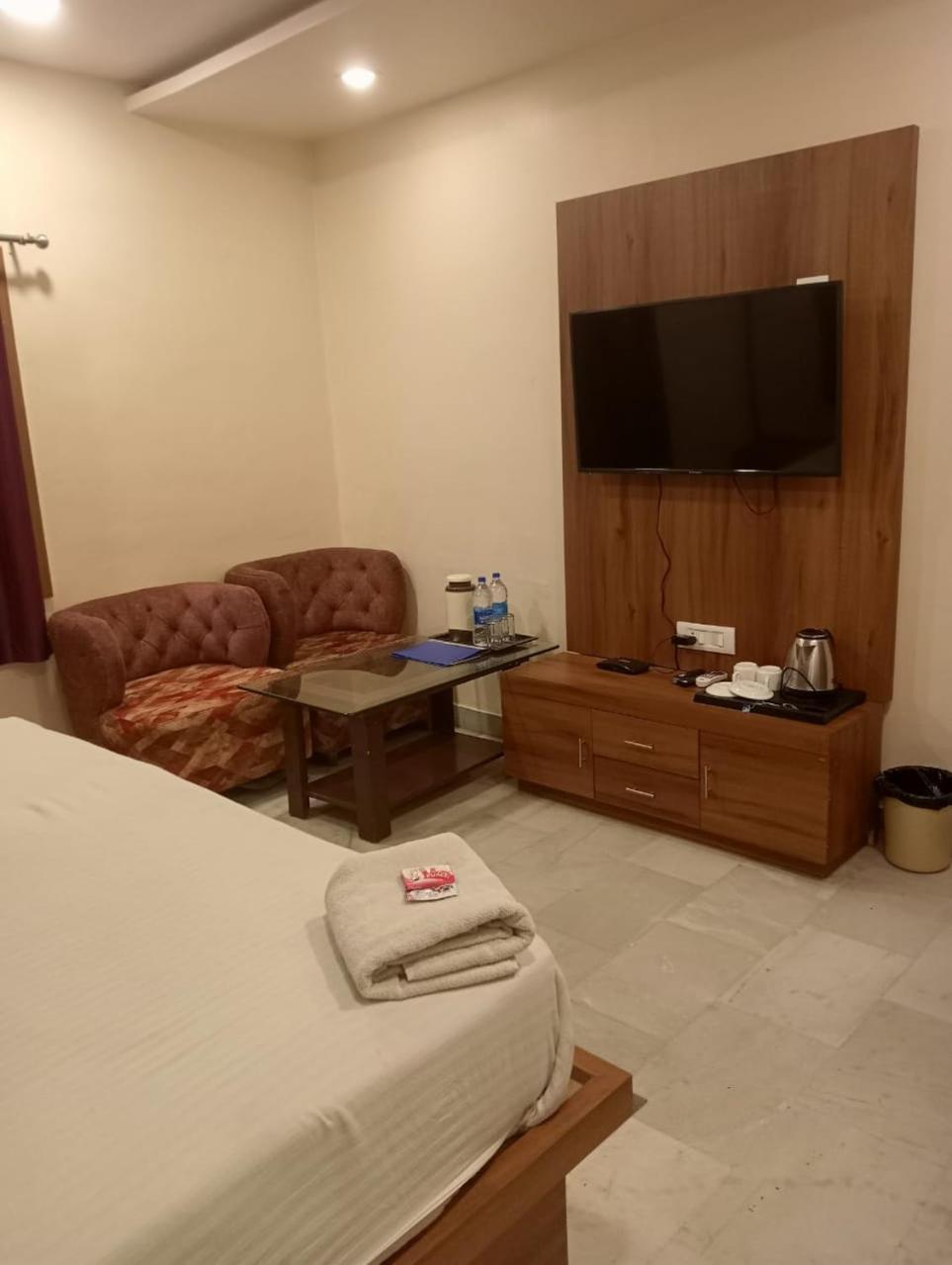 The Prestige Hotel & Convention Panposh Luaran gambar